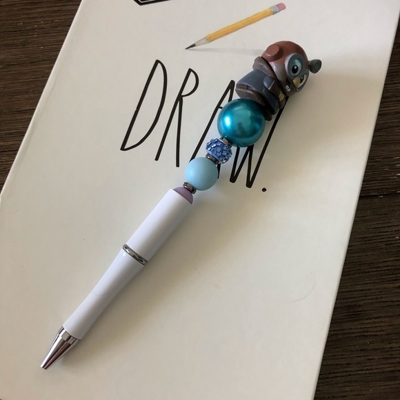 Disney Doorables: Atlantis: Gaetan "The Mole" handmade beaded pen - Picture 2 of 3